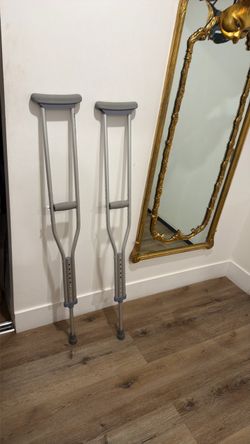 Crutches free
