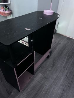 Black Desk