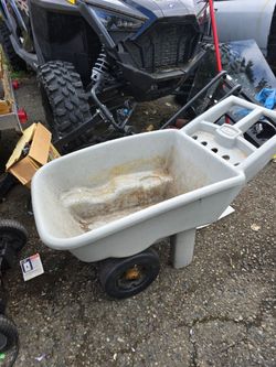 Rubbermaid Cart