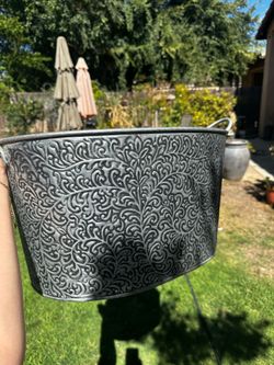 Party bucket