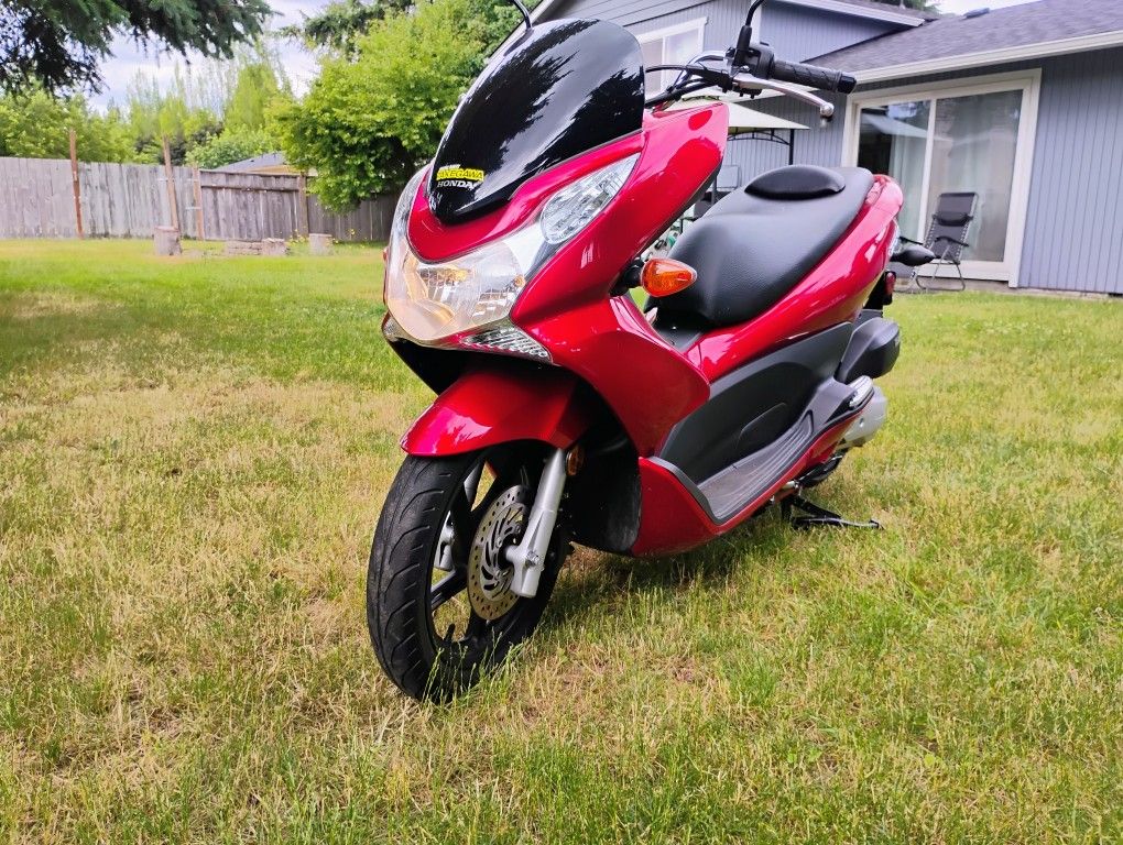 2013 Honda Pcx 150 Moped Scooter