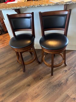 2 Counter high chairs