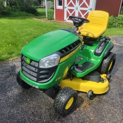 John Deere Lawn Tractor, Only 21.4 Hours