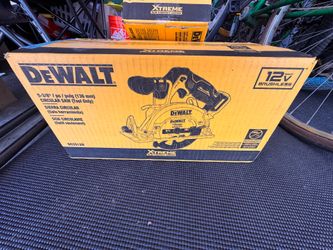 DeWalt XTREME 12V MAX Brushless 5-3/8" Circular Saw DCS512B (Tool Only)