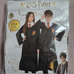 Harry Potter Gryffindorf Robe Costume child L/XL, made tie comes with white shirt, worn 1 time,