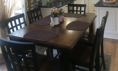 Kitchen Table With 6 Chairs - Good Condition