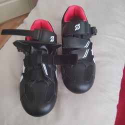 PELETON BICYCLE RIDING SHOES