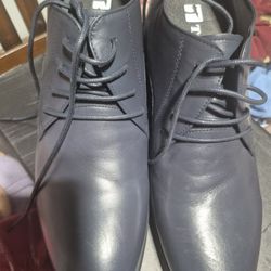 New ToTo Shoes Size 9. New