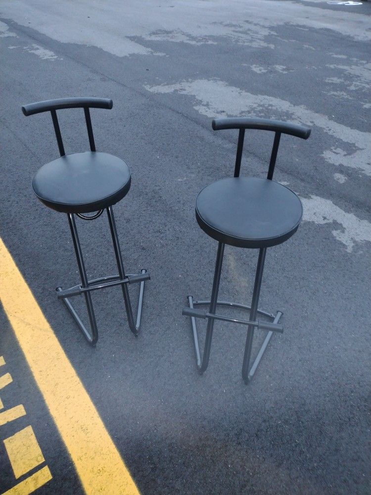 Ikea Countertop/Bar Stools 