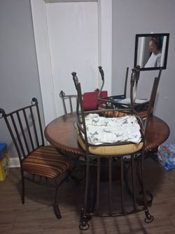 Signature Design by Ashley Glambrey Old World 44 Round Glass Top Counter Height Dining Table with 4 chairs