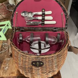 Wicker Picnic Basket | Canasta de mimbre para picnic