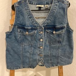 Universal Thread: Denim Vest