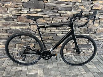 Full Carbon Cannondale Synapse Disc Road Bike 105
