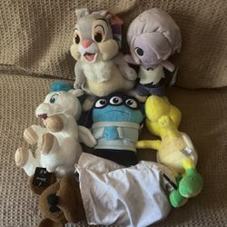 Plushes/ Stuffed Animals 