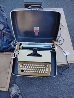 Automatic 12 Smith Corona typewriter