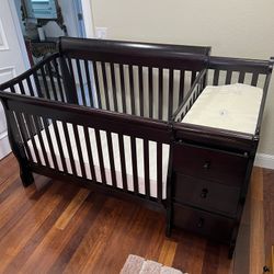 Convertible Crib and Changing Table Combo & Beautyrest mattress - $150 