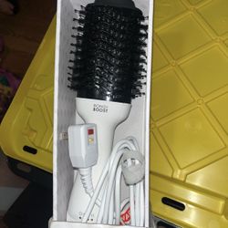 Bondi Boost Blowout Brush Pro 3-in-1 hair styling tool A1