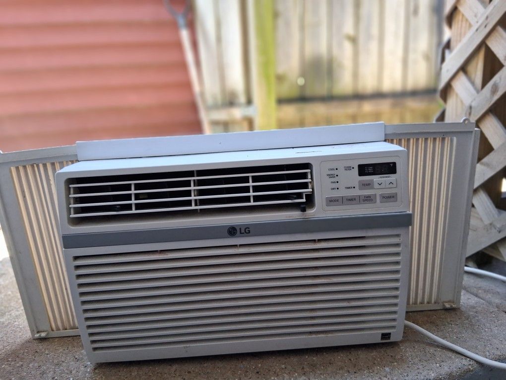 LG Window Air Conditioner.