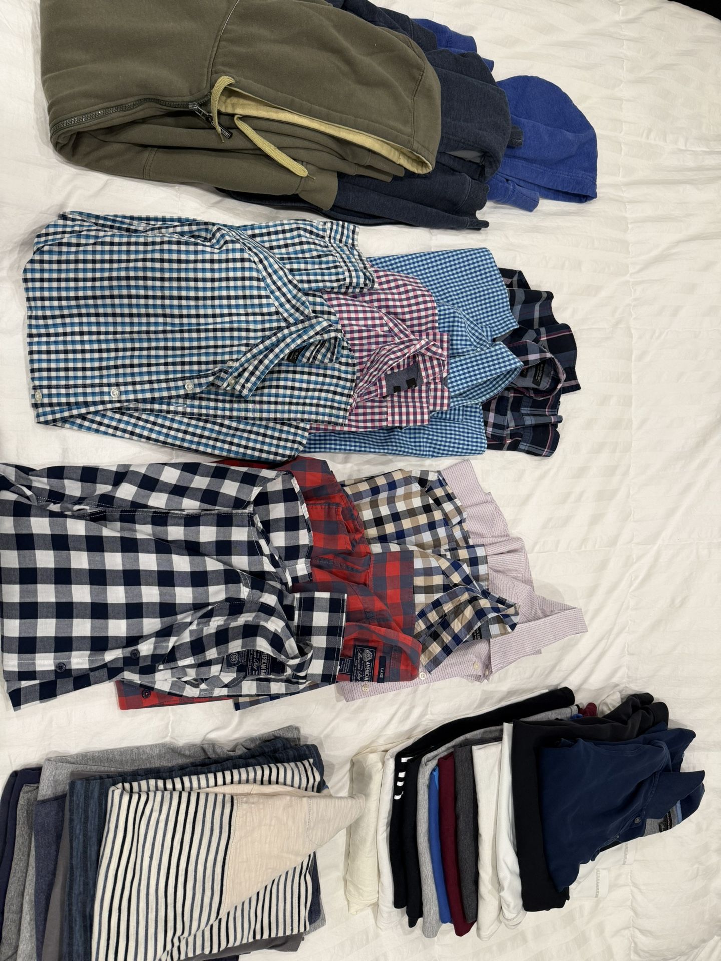 2 Full Bags of Men’s Clothes – Hoodies, Button-Ups, Polos & More – Great Deal!
