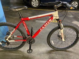 Jamis Durango. 21 speed medium size lightweight aluminum frame with mechanical disc brakes