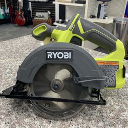  RYOBI ONE+ 18V Cordless 5 1/2 in. Circular Saw (Tool Only)
