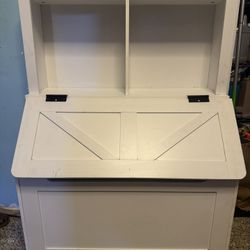 Toy Chest With Bookshelf Area