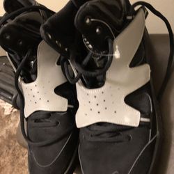 Adidas men’s basketball shoes size 11