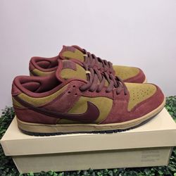 Nike SB Dunk Low "DARK TEAM RED"