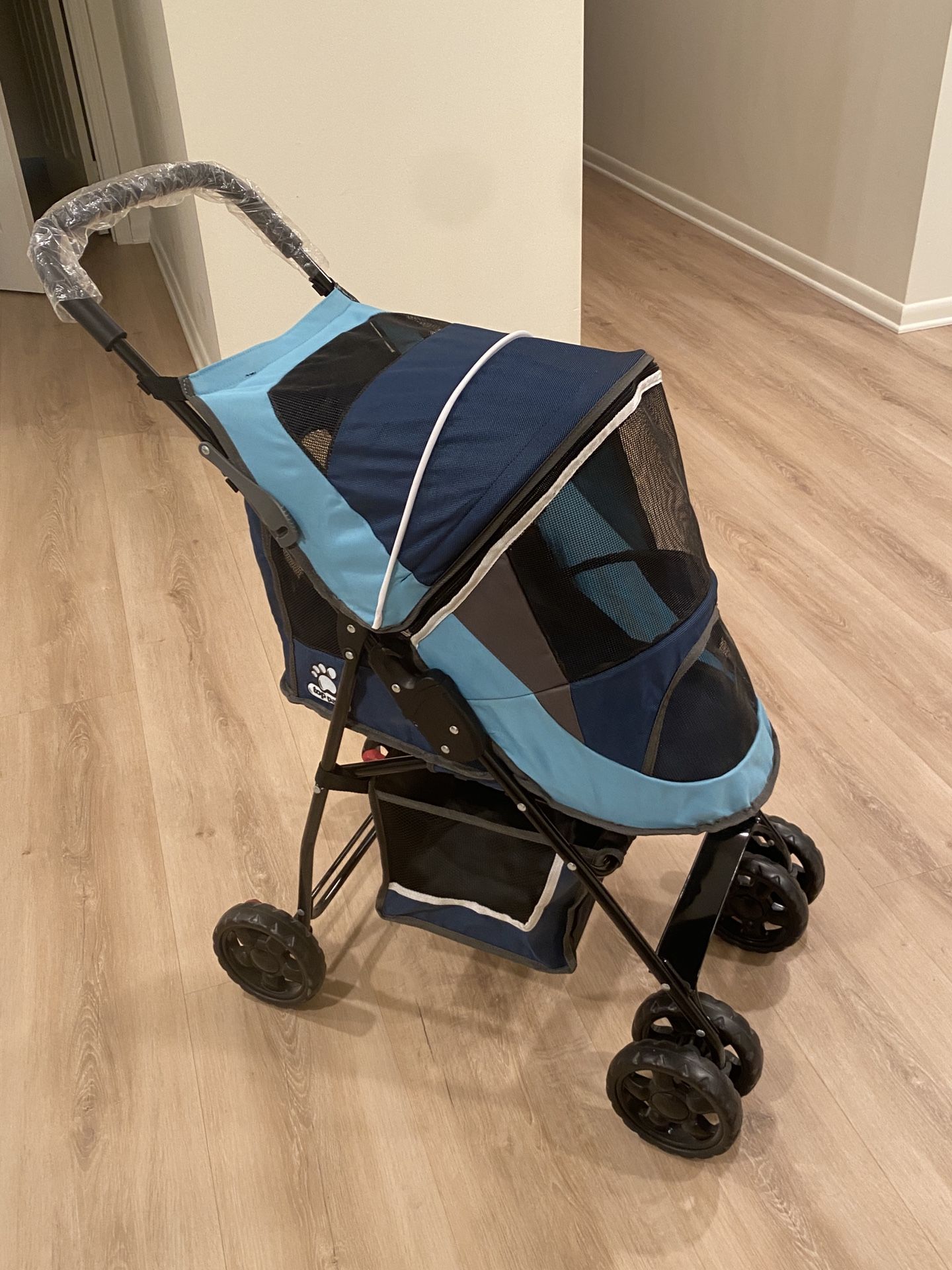 Pet stroller (4 Wheel) (unboxed new) 