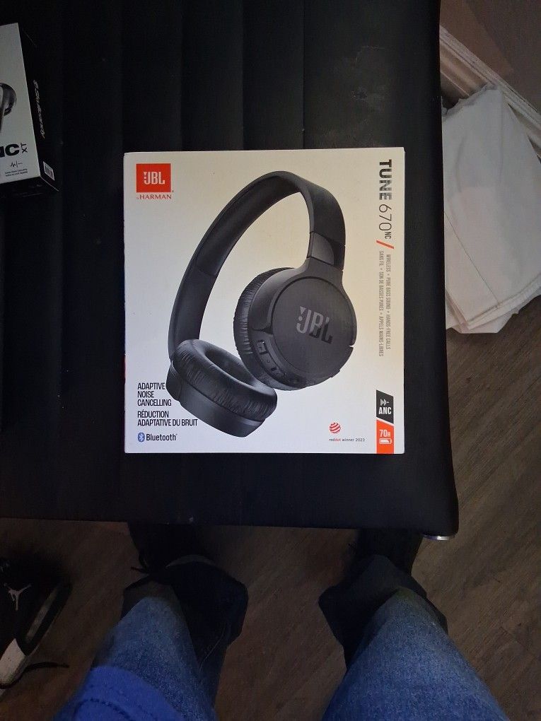 JBL Harmon Bluetooth Headphones