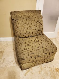 Comfy single seat chair, perfect for small living room.