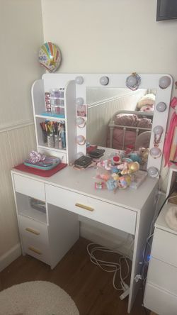 Vanity Desk