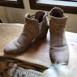 Woman's Boots