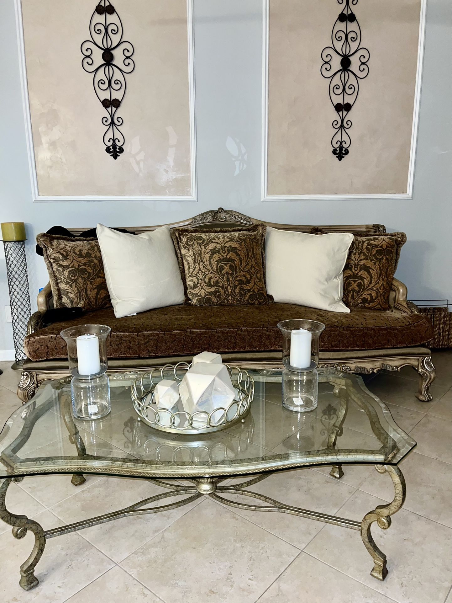 Elegant Sofa/Loveseat/Center Table