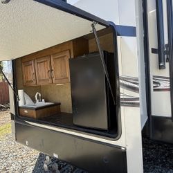 2016 Sabre RV By forest