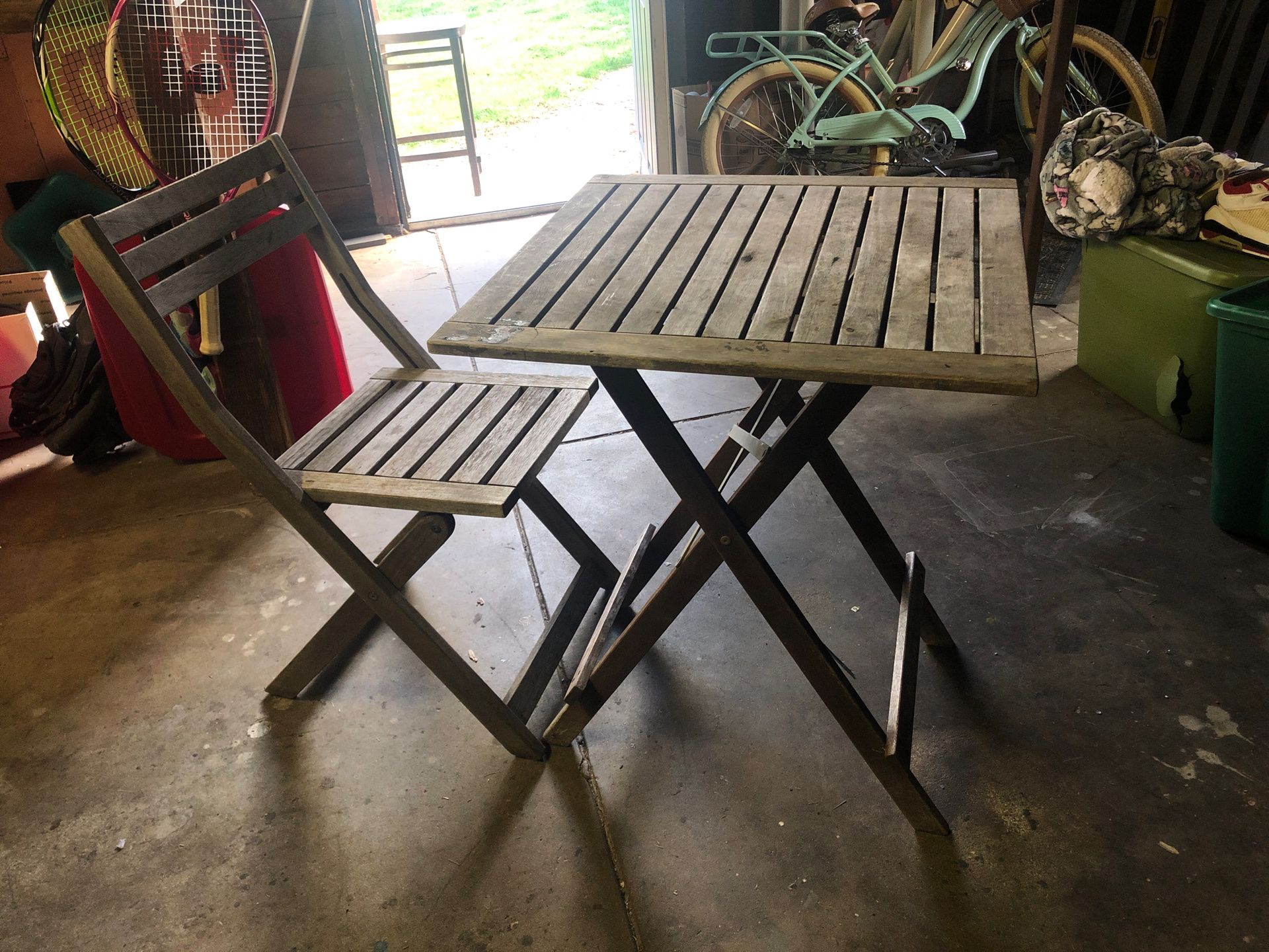 Outdoor patio table table & 4 chairs