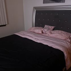 ashleys queen bedroom set