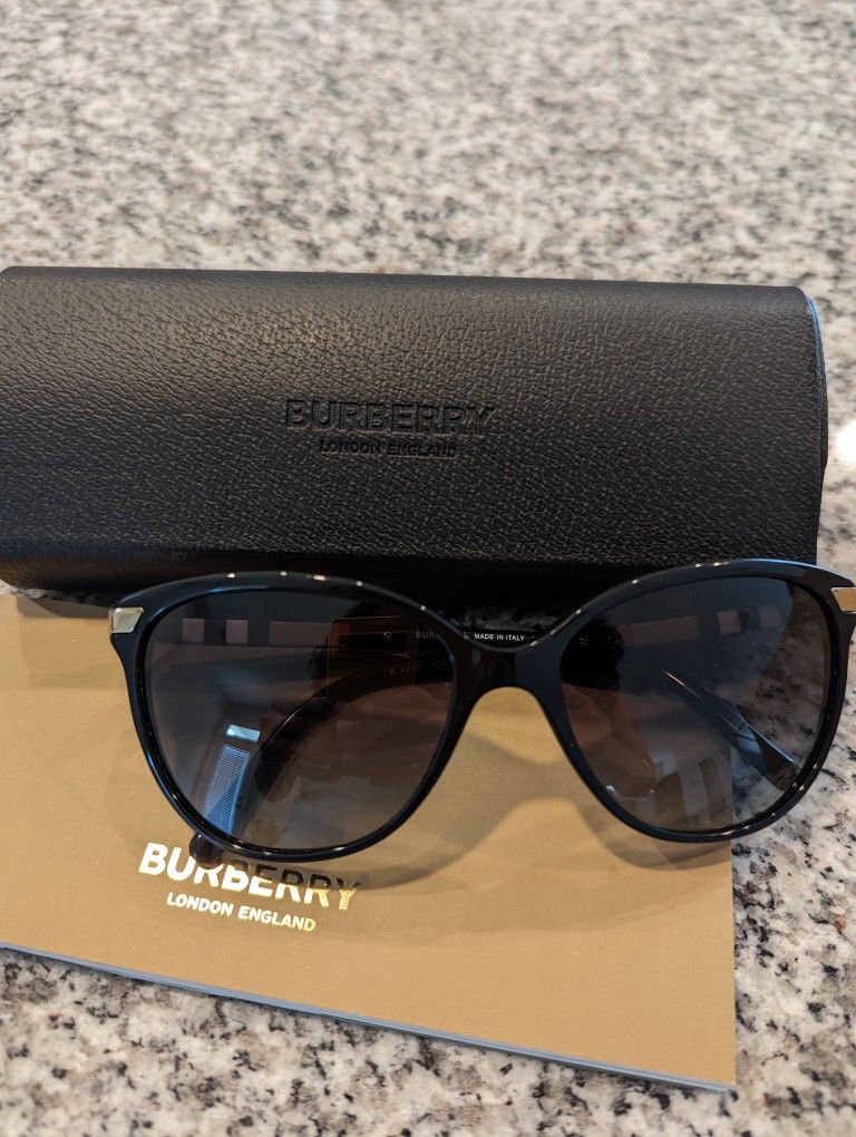 Never used Black Burberry Sunglasses