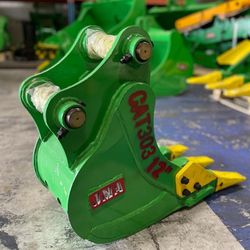 Mini Excavator Caterpillar CAT 303 GP Bucket 12 Inches Width.