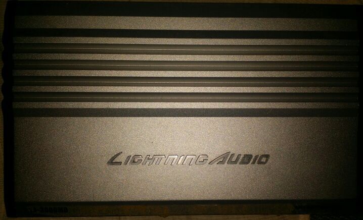 Lightning audio la-3000md amplifier for Sale in Philadelphia, PA 