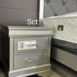 Amalia Silver Upholstered Panel Bedroom Set 4 PIECE 