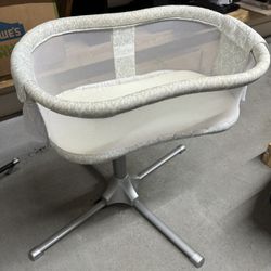 Halo bassinet Swivel Sleeper