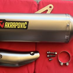 Akrapovic Homologated Slip-On Exhaust Kawasaki Ninja 400 / Z(contact info removed)-2023