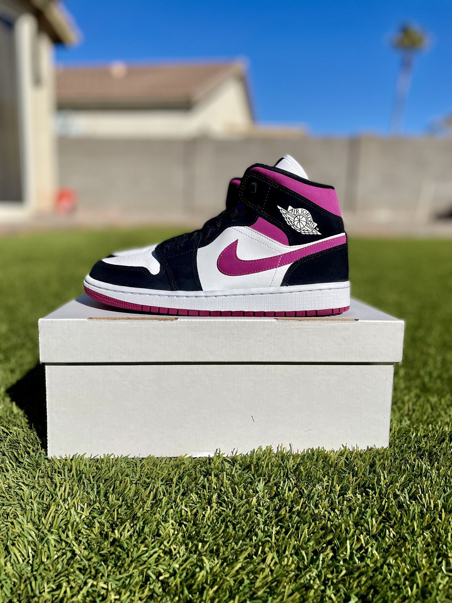 Size 8.5 - Jordan 1 Mid ‘Cactus Flower’