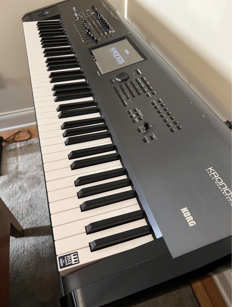 Korg Kronos X 88-note Piano Hammer Action Synth Workstation