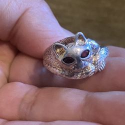 925 Sterling Silver Wrap Around Pussy Cat With Garnet Eyes 