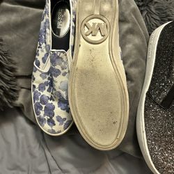 Michael Kors Slides  Size 8.5