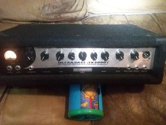 Behringer-UltraBassBX3000T 300-watt Bass Amplifier With Dynamizer Technology 