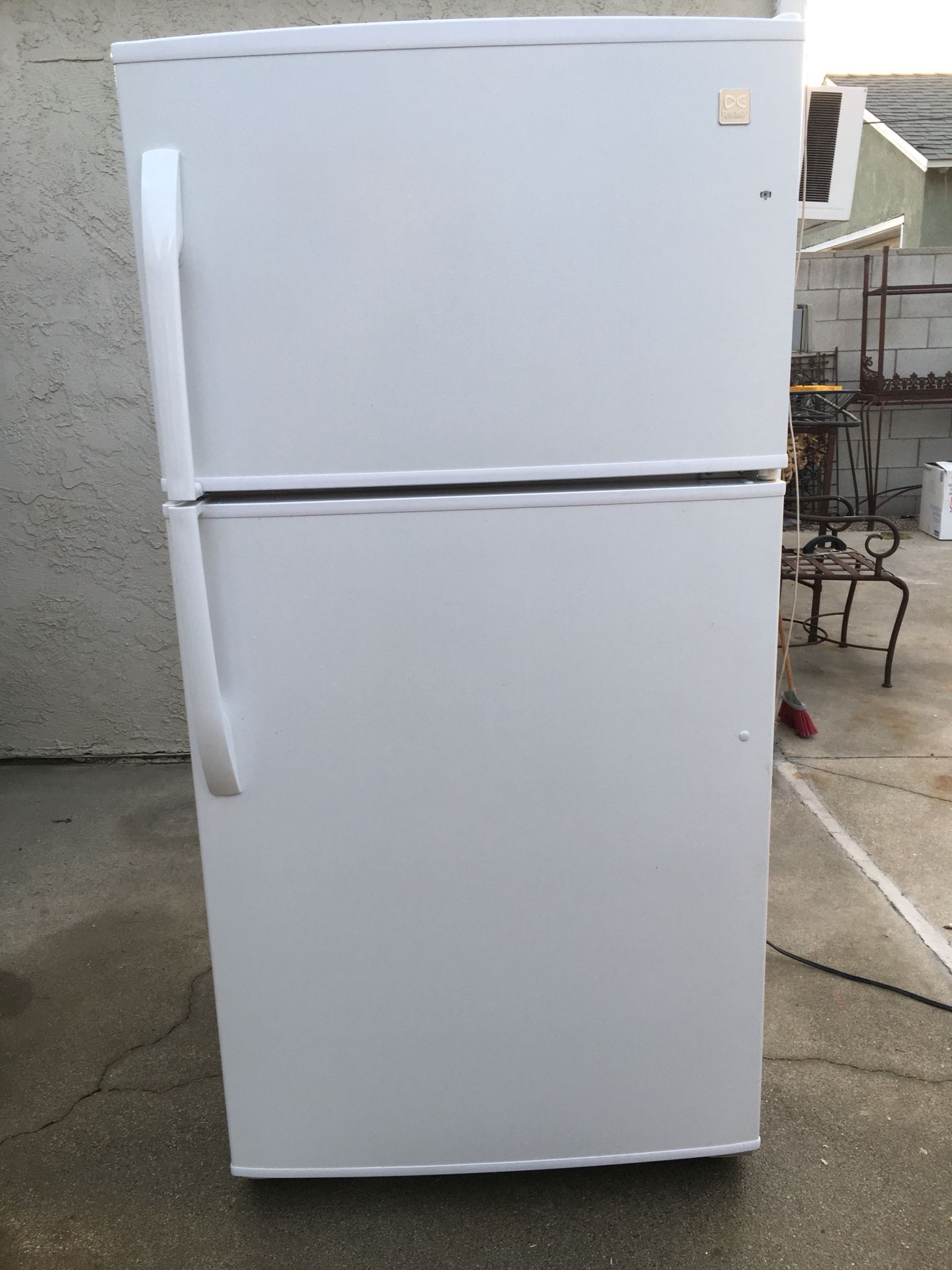DaeWoo Electronics refrigerator