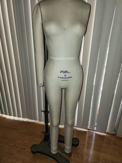 Womens Size 6 mannequin